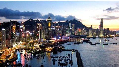 Typhoon Haima shuts down Hong Kong Typhoon Haima shuts down Hong Kong