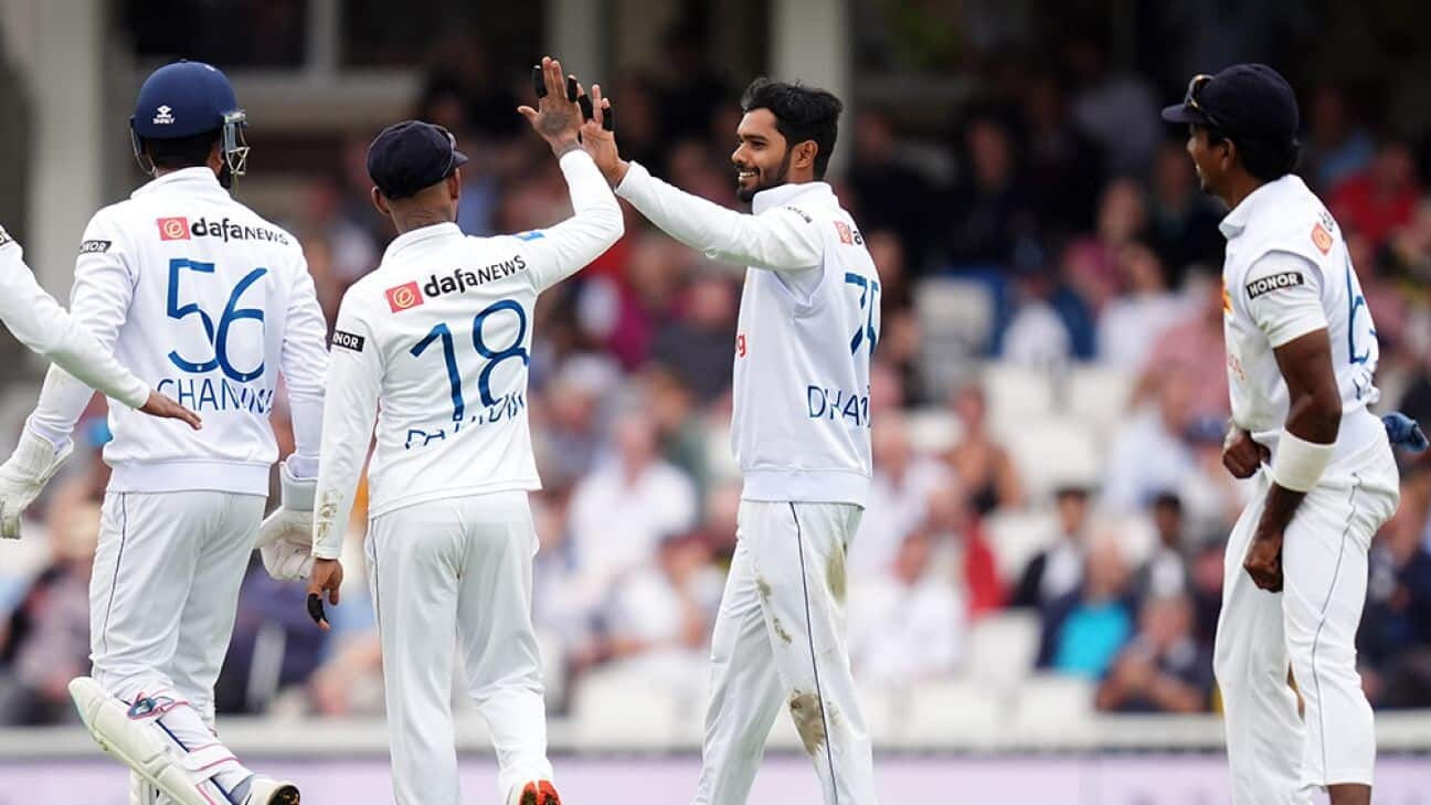 3rd Test, England lose seven wickets for 64 runs: Stats