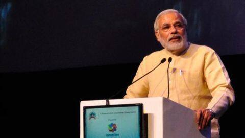 Modi woos youth with jokes, quotes Dylan Modi woos youth with jokes, quotes Dylan