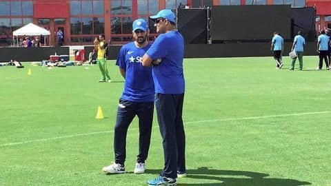 Anil Kumble feels MS Dhoni should bat at number four Anil Kumble feels MS Dhoni should bat at number four