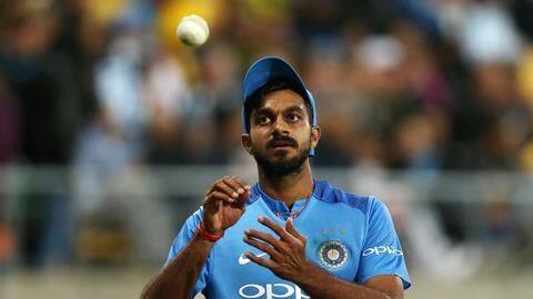 2019 World Cup: Vijay Shankar gets injured by Bumrah's yorker 2019 World Cup: Vijay Shankar gets injured by Bumrah's yorker