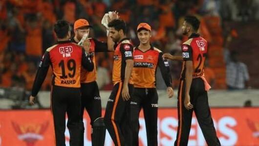 DC stun SRH to move to second spot