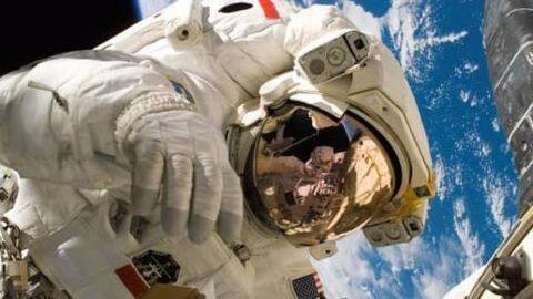 NASA pumps $127 million into building a space robot NASA pumps $127 million into building a space robot