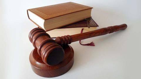 Justice Singhvi to arbitrate Govt-RIL spat Justice Singhvi to arbitrate Govt-RIL spat