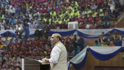 Kashmir: Government will withdraw "stone-pelting cases" against minors Kashmir: Government will withdraw "stone-pelting cases" against minors