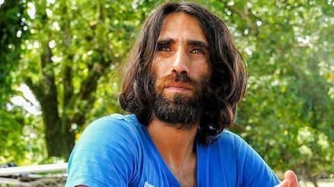 Refugee writes book using WhatsApp, wins Australia's top literature prize Refugee writes book using WhatsApp, wins Australia's top literature prize