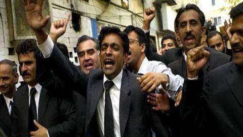 Rajasthan HC lawyers end month-long strike after CM Raje's assurance Rajasthan HC lawyers end month-long strike after CM Raje's assurance