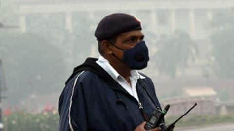 Delhi continues to choke, air quality remains 'very poor' Delhi continues to choke, air quality remains 'very poor'