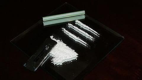 Two held for attempting to sell drugs worth Rs. 100cr Two held for attempting to sell drugs worth Rs. 100cr