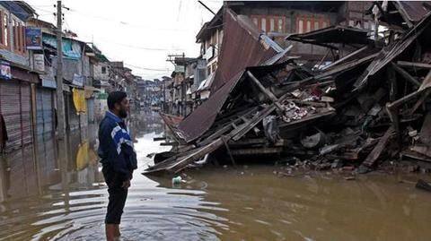 J&K: 29 people rescued after flash floods hit Kathua district J&K: 29 people rescued after flash floods hit Kathua district