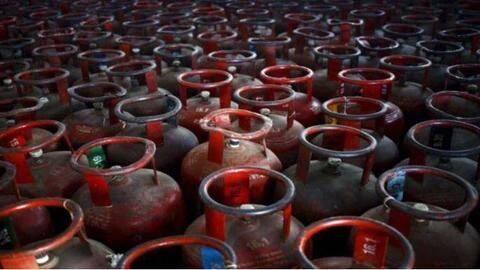 LPG dealers' commission hikes cylinder price by over Rs. 2 LPG dealers' commission hikes cylinder price by over Rs. 2