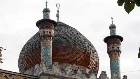 Austria to shut-down 7 mosques in crackdown on "political Islam" Austria to shut-down 7 mosques in crackdown on "political Islam"