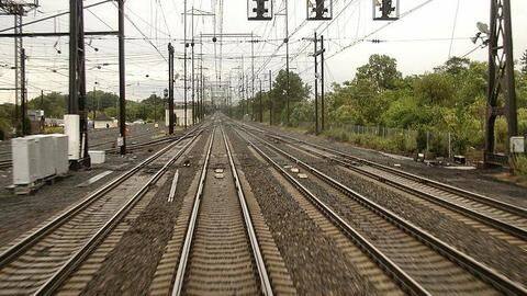 Mumbai: Man's suicide attempt on rail-track averted by commuters, jawan Mumbai: Man's suicide attempt on rail-track averted by commuters, jawan