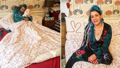 Woman loves her 'razai' so much that she's marrying it Woman loves her 'razai' so much that she's marrying it