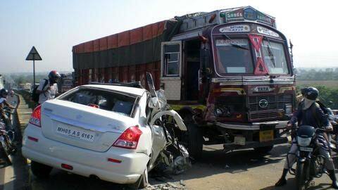 UP: 5 killed, 4 injured in two accidents in Muzaffarnagar UP: 5 killed, 4 injured in two accidents in Muzaffarnagar