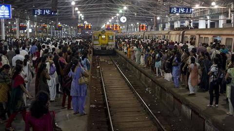 Mumbai: Woman slips while trying to board moving train, dies Mumbai: Woman slips while trying to board moving train, dies