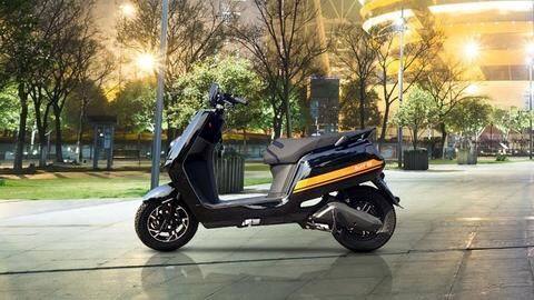 BattRE launches "Internet connected" e-scooter at Rs. 80,000 BattRE launches "Internet connected" e-scooter at Rs. 80,000