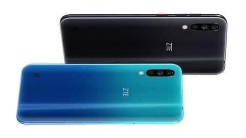 First, let's take a look at these phones First, let's take a look at these phones