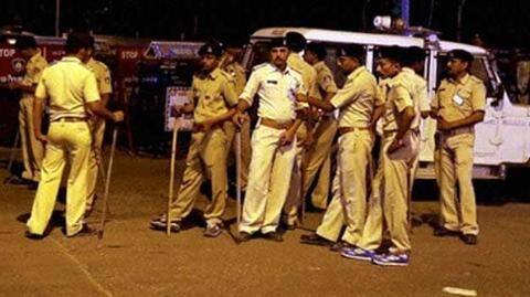 Gujarat: Man kills wife with axe, injures kids, commits suicide Gujarat: Man kills wife with axe, injures kids, commits suicide