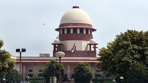 AAP moves SC seeking larger bench over Delhi's full-statehood issue AAP moves SC seeking larger bench over Delhi's full-statehood issue