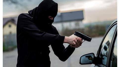 Chandigarh: Rs. 50L looted from bank officials in Patiala Chandigarh: Rs. 50L looted from bank officials in Patiala