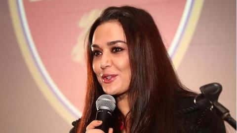 Patriarchal-society doesn't allow heroes, heroines to have same shelf-life: Preity Patriarchal-society doesn't allow heroes, heroines to have same shelf-life: Preity