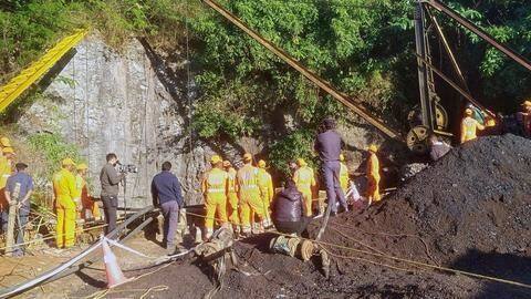 Odisha Fire-Services team leaves for Meghalaya to rescue trapped miners Odisha Fire-Services team leaves for Meghalaya to rescue trapped miners