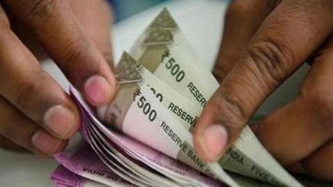 Hyderabad professor demands bribe from students to pass them, held Hyderabad professor demands bribe from students to pass them, held