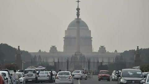 After short relief, Delhi's air-quality slips to 'very poor' After short relief, Delhi's air-quality slips to 'very poor'