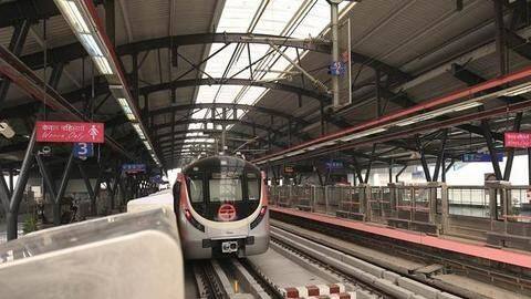 Mayur Vihar Ph-1 and Mayur Vihar Pocket-1 are elevated stations Mayur Vihar Ph-1 and Mayur Vihar Pocket-1 are elevated stations