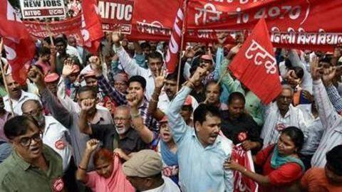2nd day strike: Sporadic incidents of violence reported in WB 2nd day strike: Sporadic incidents of violence reported in WB