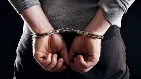 Men from Dubai were carrying gold worth Rs. 84.12 lakh Men from Dubai were carrying gold worth Rs. 84.12 lakh
