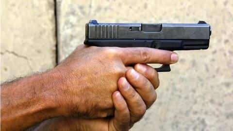 Man refuses to share cigarette, shot at by bike-borne assailants Man refuses to share cigarette, shot at by bike-borne assailants