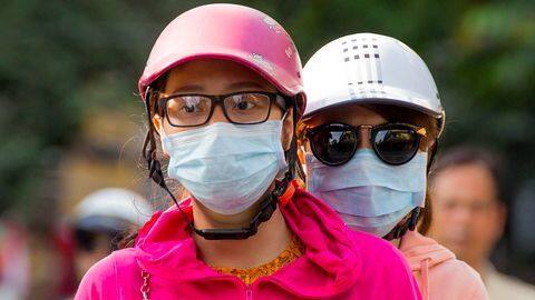 Delhi: Air quality remains 'very poor' for second consecutive day Delhi: Air quality remains 'very poor' for second consecutive day