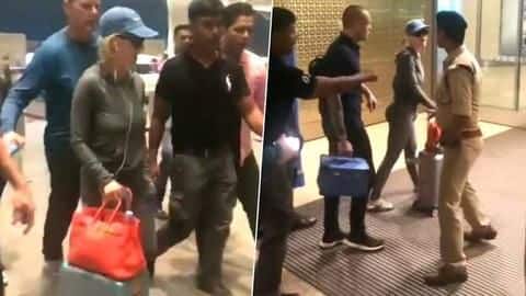 Singer Katy Perry refuses to show passport at Mumbai Airport Singer Katy Perry refuses to show passport at Mumbai Airport