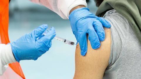 China arrests leader of multimillion dollar COVID-19 vaccine scam China arrests leader of multimillion dollar COVID-19 vaccine scam
