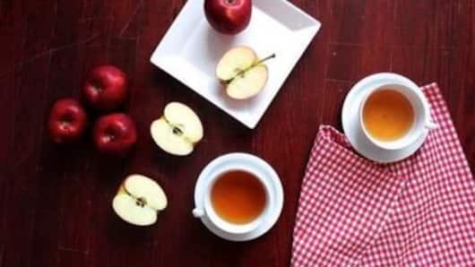 Apple tea: Health benefits and recipe