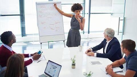 Follow these tips to dress up for business meetings Follow these tips to dress up for business meetings
