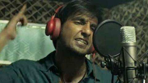 'Asli Hip-hop se milaein Hindustan ko!' 'Asli Hip-hop se milaein Hindustan ko!'
