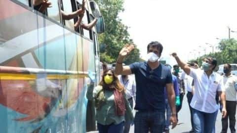 Sonu Sood arranges buses for migrants stuck in Mumbai Sonu Sood arranges buses for migrants stuck in Mumbai