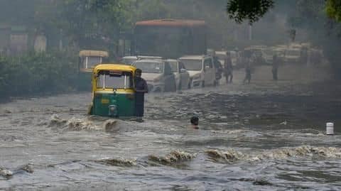 Meanwhile, heavy rains continue to batter North, South India Meanwhile, heavy rains continue to batter North, South India
