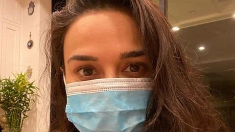 National Doctors' Day: Bollywood pays tribute to medical professionals National Doctors' Day: Bollywood pays tribute to medical professionals
