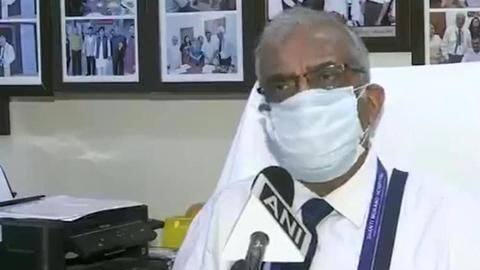"Only two hours' oxygen left": Delhi hospital chief breaks down "Only two hours' oxygen left": Delhi hospital chief breaks down