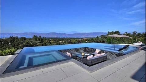 The mansion features 7 bedrooms and 11 bathrooms The mansion features 7 bedrooms and 11 bathrooms