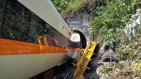 Taiwan train derails in tunnel, reportedly killing 36 people Taiwan train derails in tunnel, reportedly killing 36 people