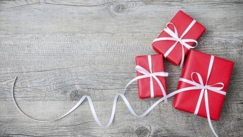 Five ways to save money during the festive season Five ways to save money during the festive season