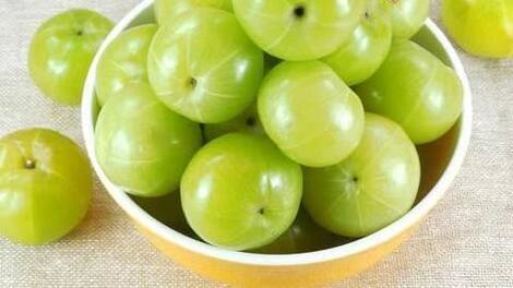 Amla and methi seeds: Ayurveda-certified remedy for hair problems