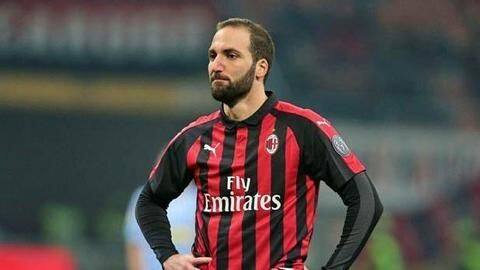 Gonzalo Higuain to be reunited with Maurizio Sarri at Chelsea Gonzalo Higuain to be reunited with Maurizio Sarri at Chelsea