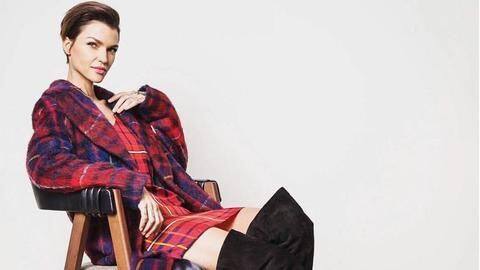 'Batwoman' Ruby Rose quits Twitter amidst bizarre fan backlash 'Batwoman' Ruby Rose quits Twitter amidst bizarre fan backlash