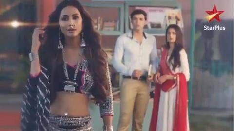 #KasautiiZindagiKay2: Ekta Kapoor introduces Hina Khan as new Komolika #KasautiiZindagiKay2: Ekta Kapoor introduces Hina Khan as new Komolika